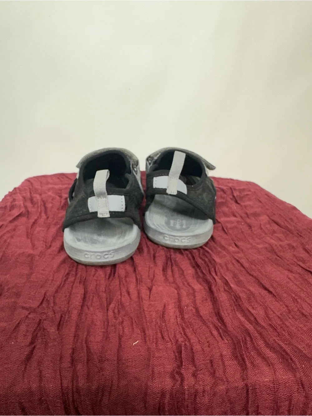 CROCS Men's Black and Gray Athletic Sandal- W7